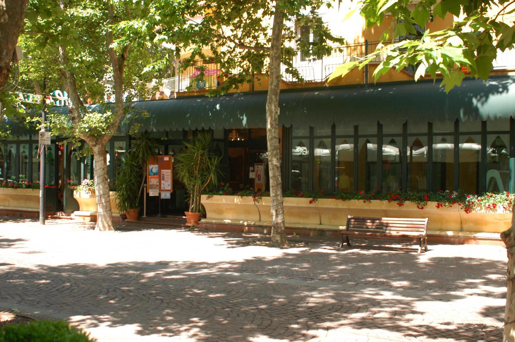 Hotel Dei Platani Rimini Exteriér fotografie